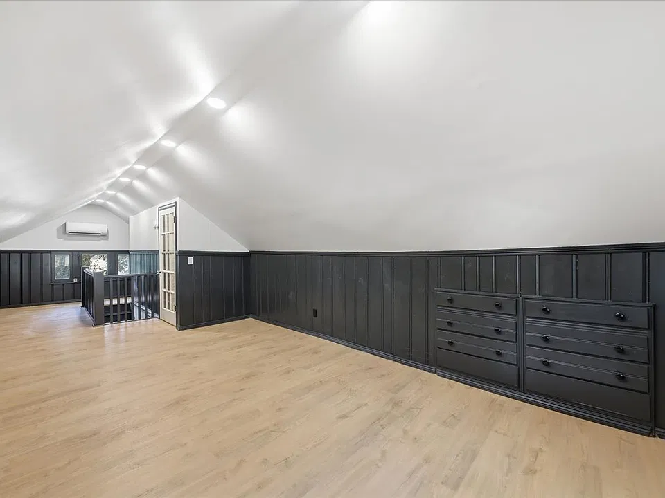 5429 Roseland Mound