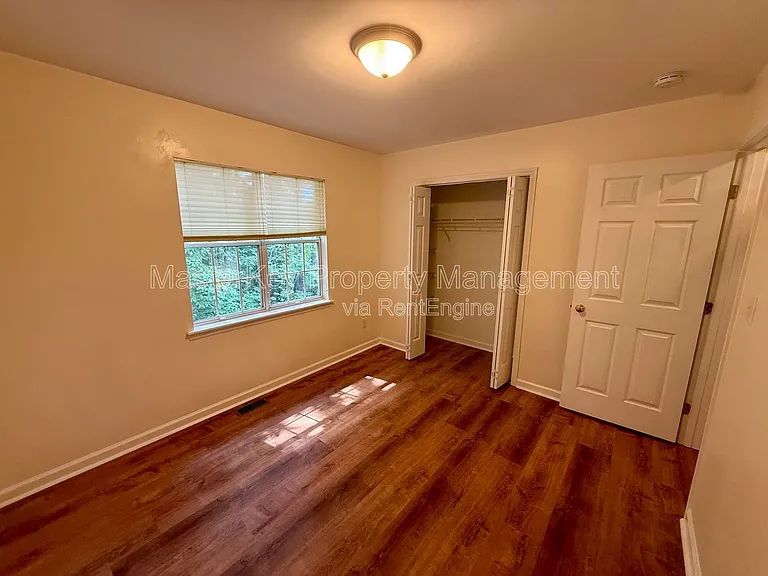 327 Saint Thomas Dr — Photo 16