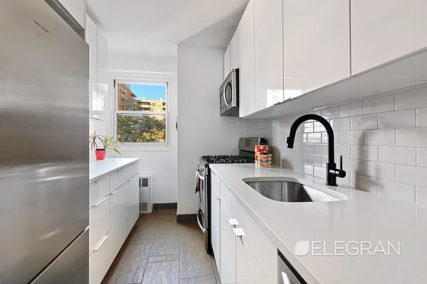 Sold by (Legacy) Elegran | media 9