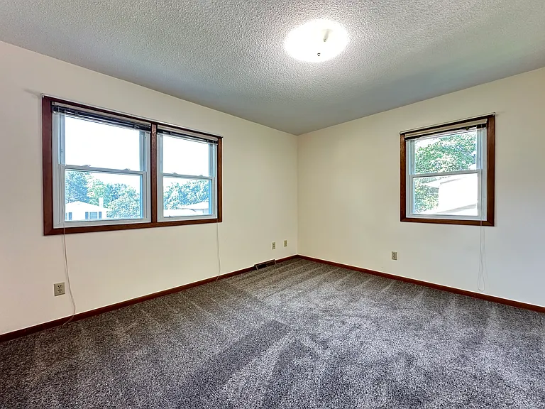 3917 Dakota Dr — Photo 28