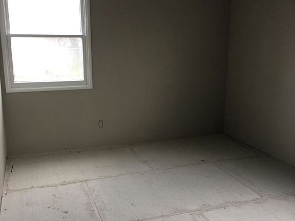 5th image of 1316 W Stewart Ave