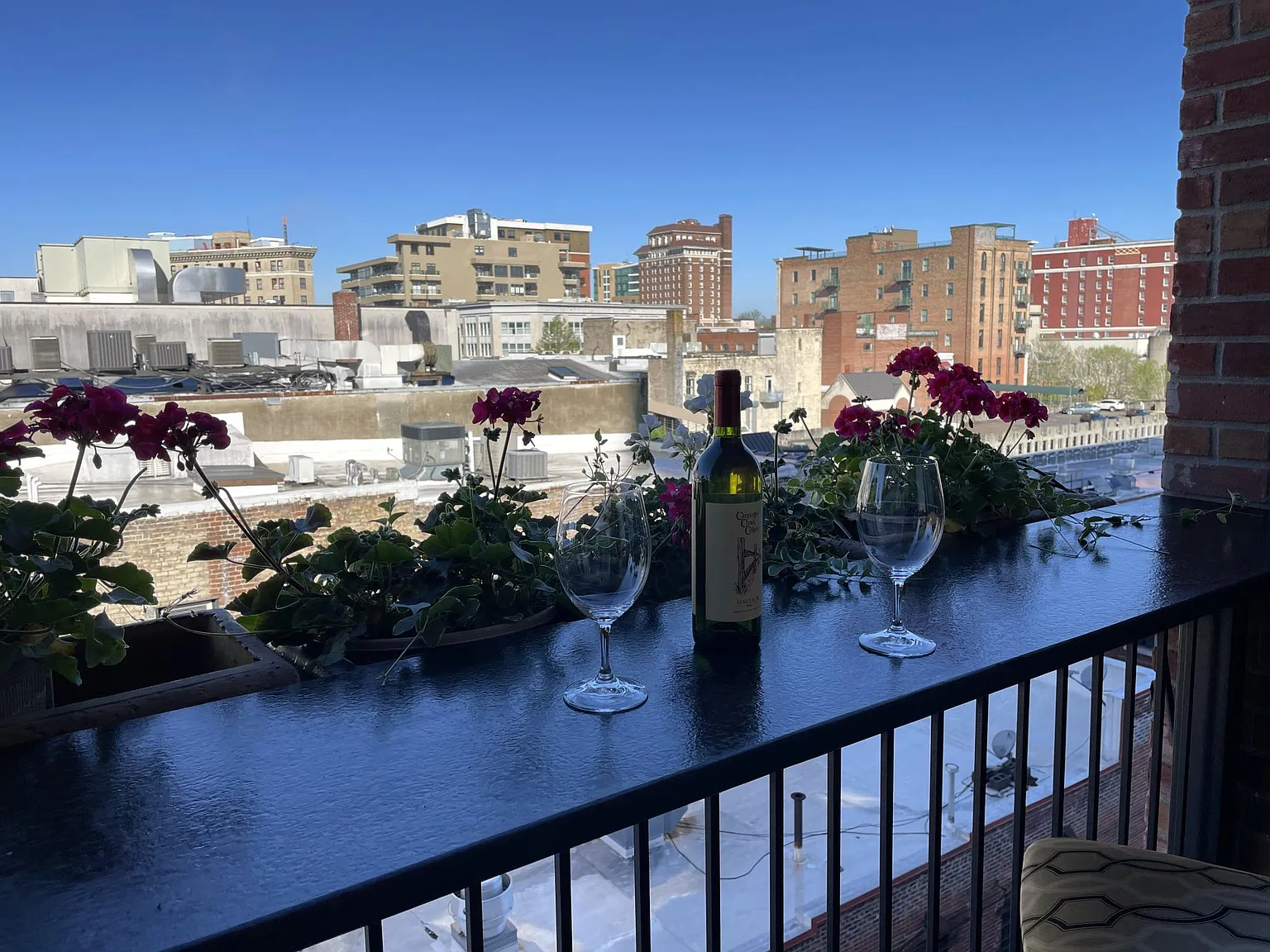 1 bed, 677 sqft, $2,150 — Photo 2