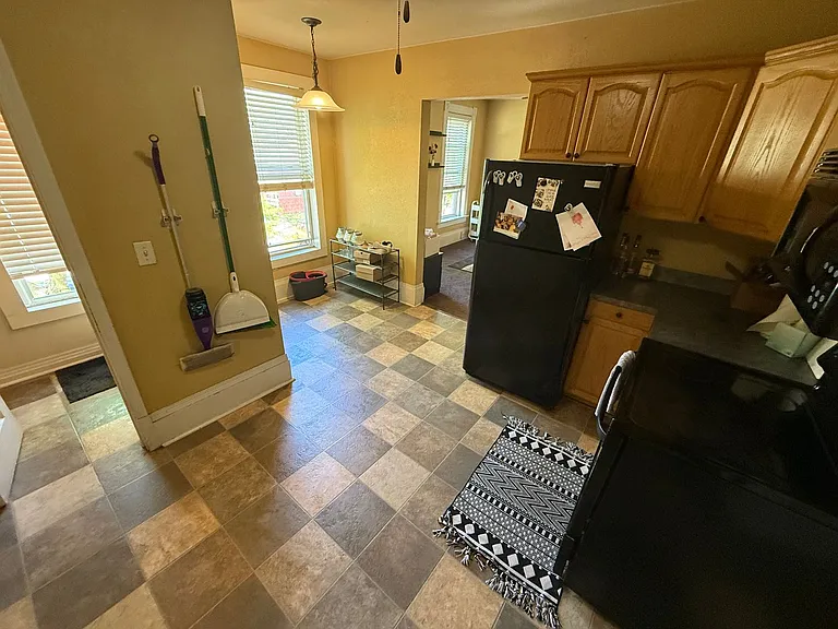 1000 E. Locust St. / 2906 N. Weil St. — Photo 7