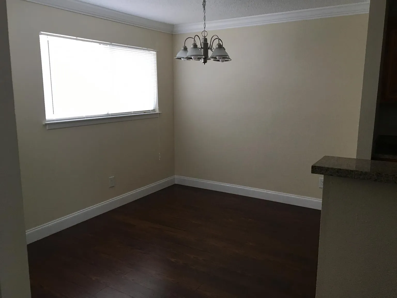 1 bed, 755 sqft, $1,350 — Photo 4