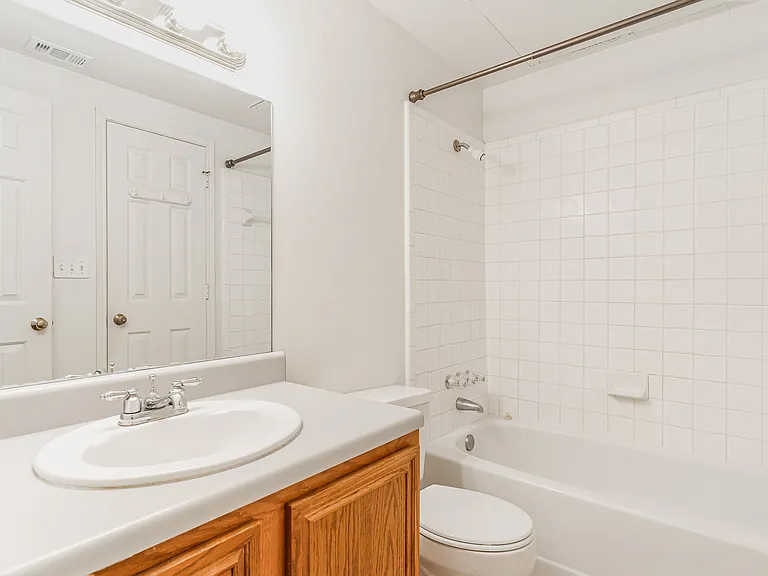 3329 Rosedale Ave #21 — Photo 9