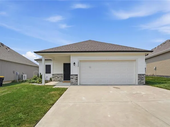 12322 N Pomona Ave, Kansas City, MO 64163