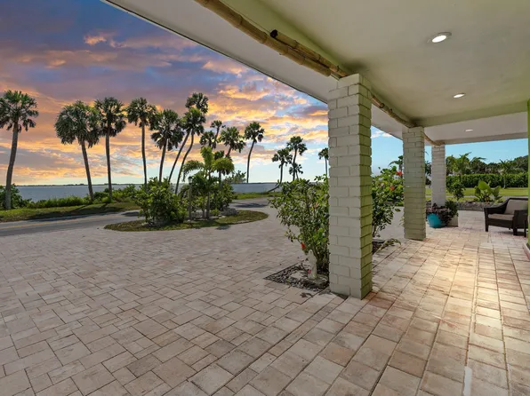 5203 S Indian River Drive, Fort Pierce, FL 34982