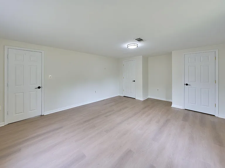 2924 Gracefield Rd — Photo 7