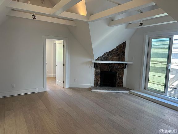 4th image of 2309 Divisadero St