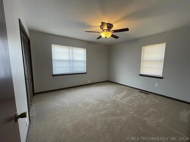 278 Hickory Dr — Photo 23