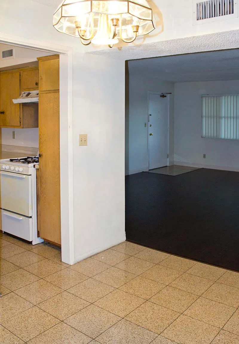 2 bed, 850 sqft, $2,695 — Photo 1