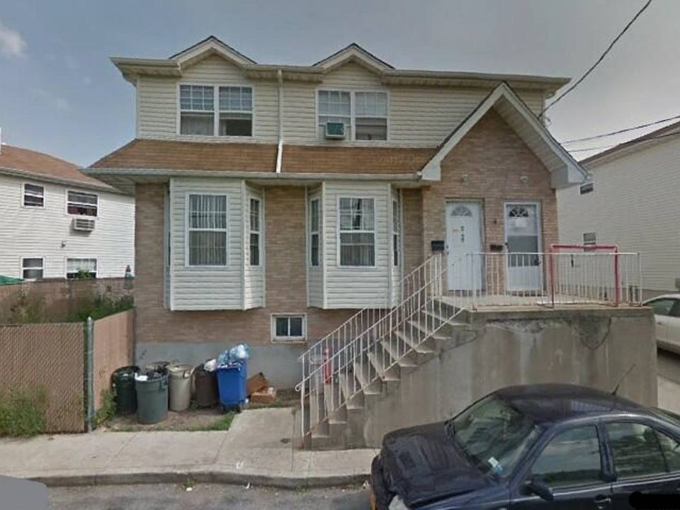 1st image of 10242 1st St