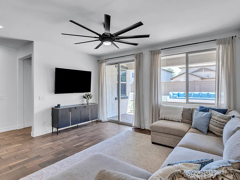 1691 W Desert Spring Way — Photo 15