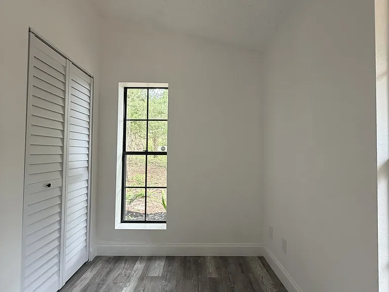 1095 E Graves Ave — Photo 14