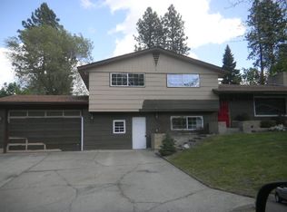7712 N Laurelhurst Dr, Spokane, WA 99208
