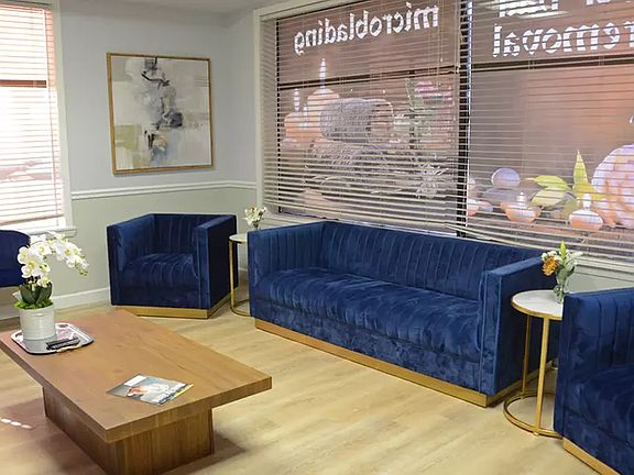 Provide your clients with a premium waiting experience in our elegantly designed lounge. Complimentary high-speed Wi-Fi and a selection of refreshments are available, ensuring your clients feel valued from the moment they arrive.