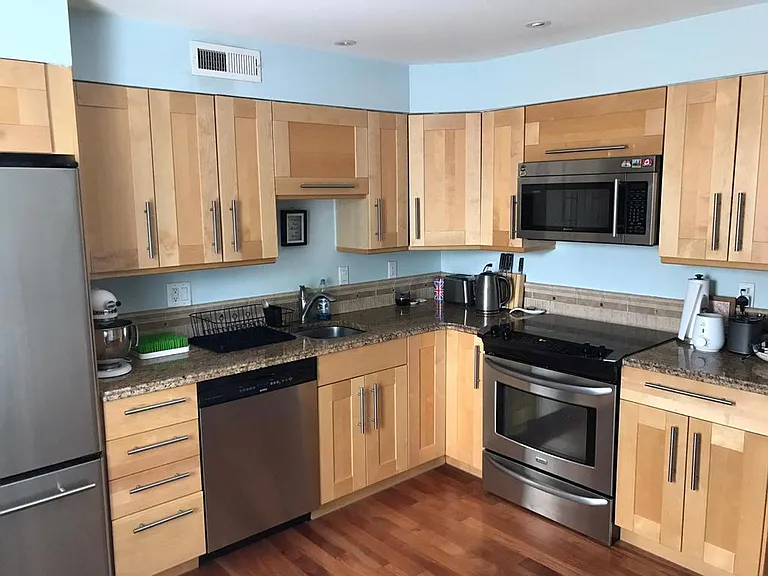 22 Llanfair Rd #8 — Photo 1