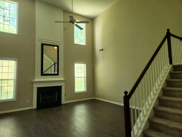 2350 Kirkstone Dr — Photo 4