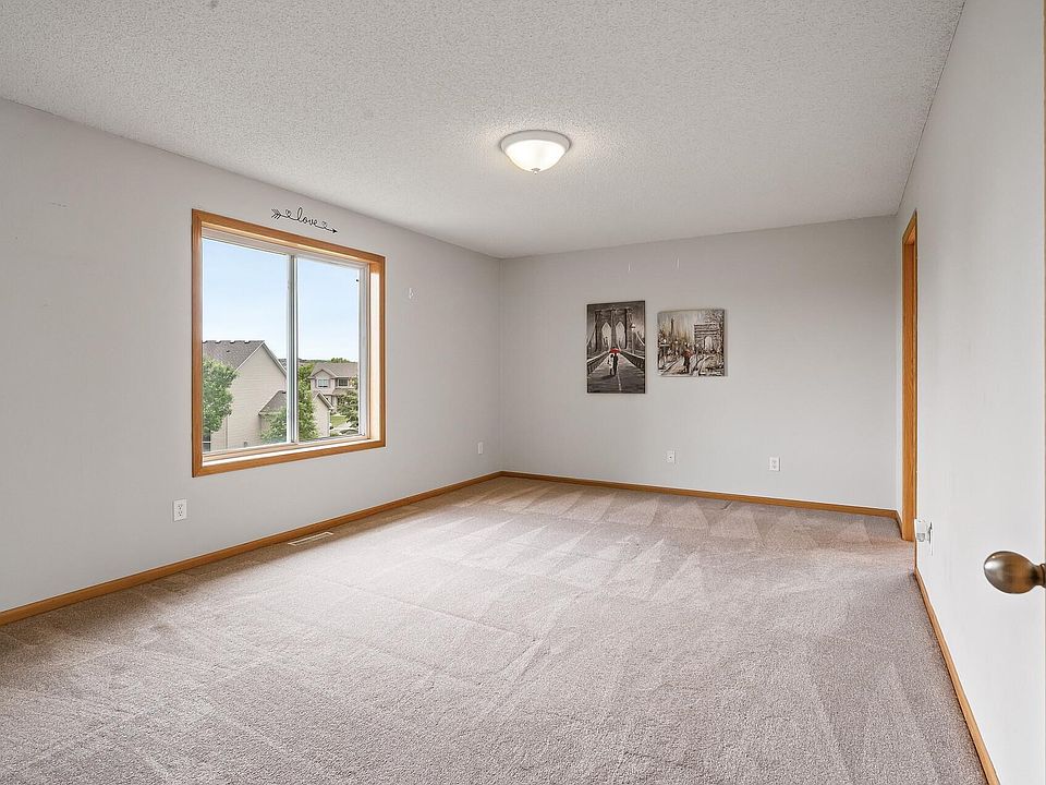 1st image of 2914 18th Ave E