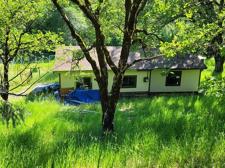 40 Dorothy Way — Photo 1