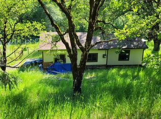40 Dorothy Way, Bridgeville, CA 95526