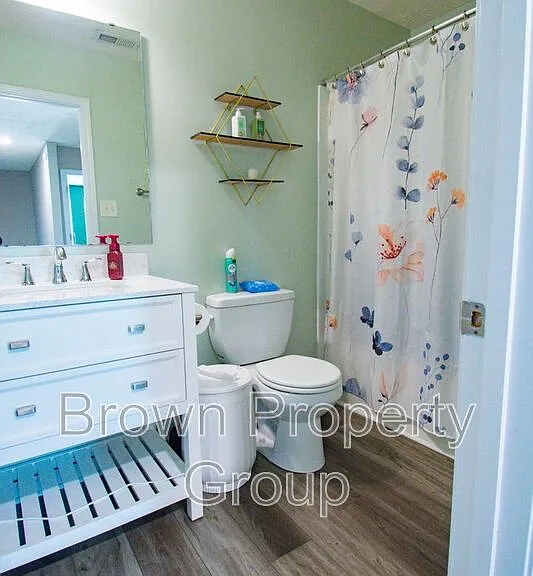 4918 Yorkchester Dr — Photo 16