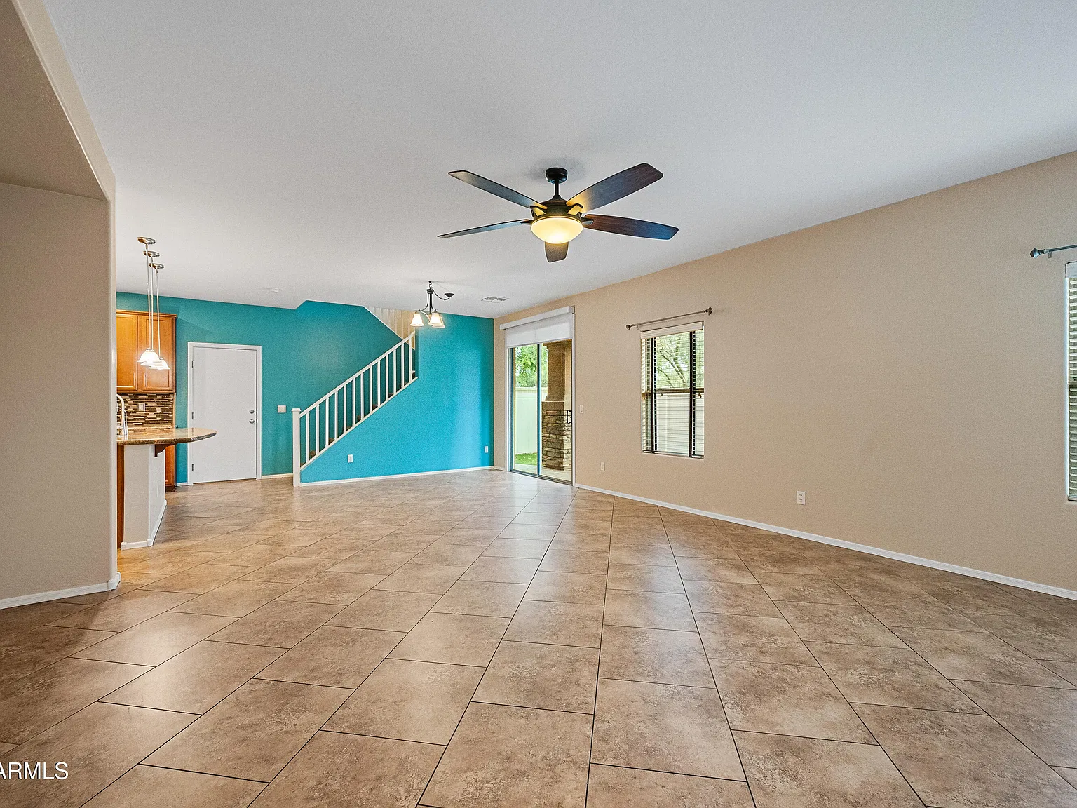 3 bed, 2.5 bath, 1818 sqft, $2,500 — Photo 3