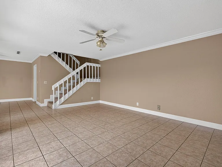 110 N Delaware Blvd #15D — Photo 14