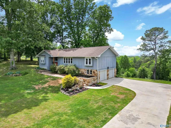 1308 Whispering Hills Cir NW, Hartselle, AL 35640
