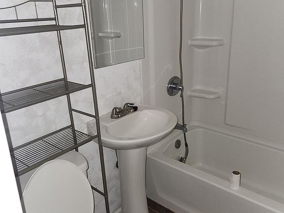 3rd image of 106 N Wood St