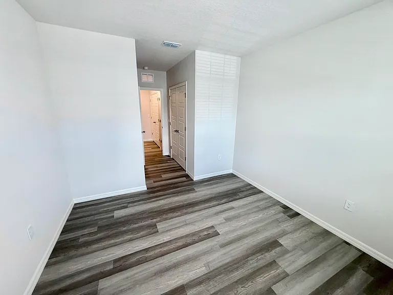 12813 SW Forli Way — Photo 23