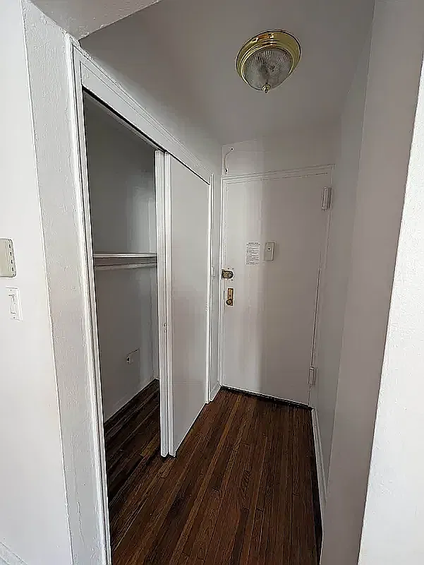 200 Corbin Pl — Photo 4