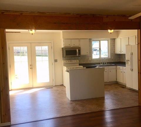 3rd image of 410 Wilkinson Ln