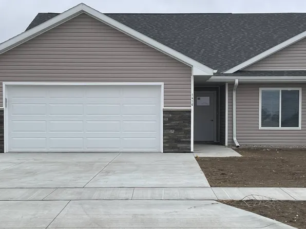 1416 Cottage Park Dr, Aurora, NE 68818