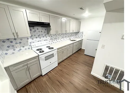 2317 N 15th St #4 — Photo 1