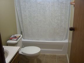 4th image of 619 Lakeview Dr S