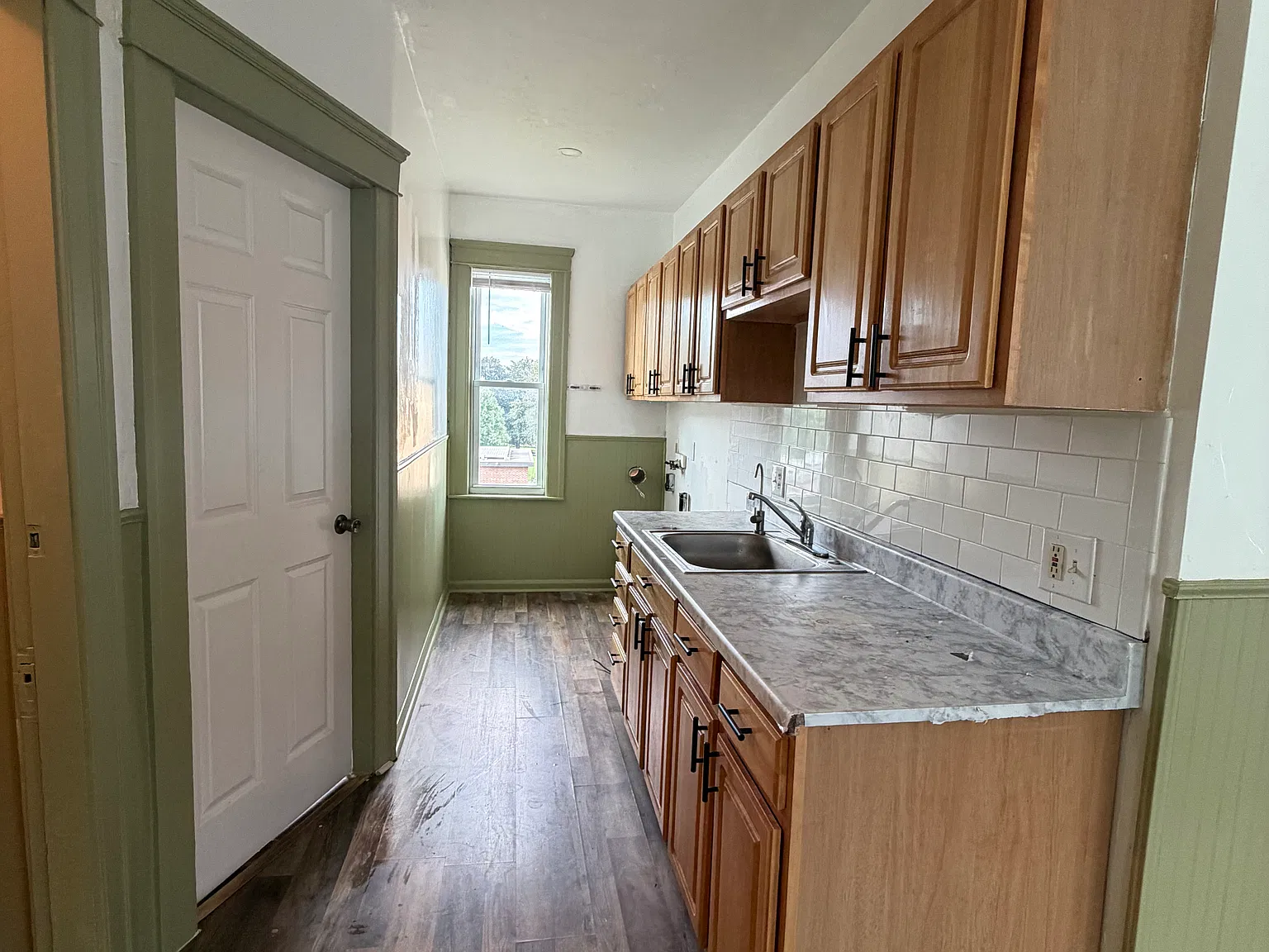 3 bed, $2,100 — Photo 4