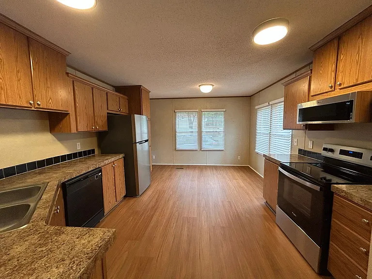 1386 Cherrytree Rd NE — Photo 7
