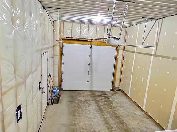 4th image of 2051 Nicholson Road