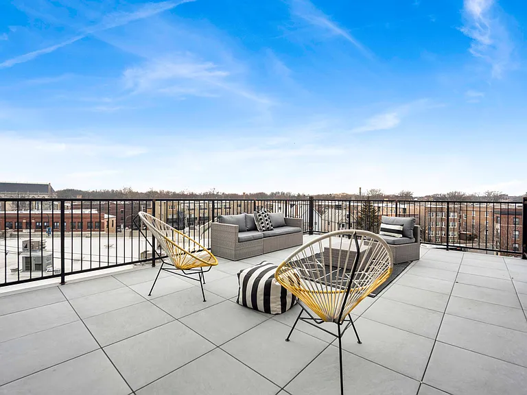 5630 N Broadway St #2W — Photo 12
