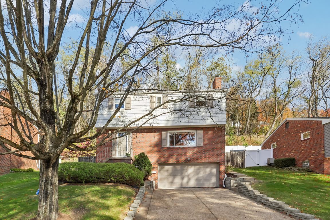 Sharon Dr-S0411-001.jpg