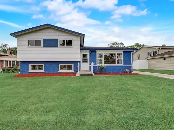1041 S Center St, Bensenville, IL 60106