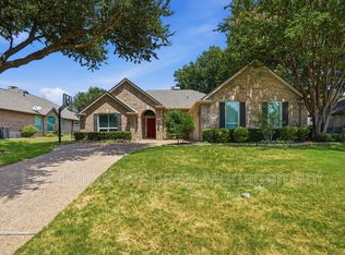 900 Muirfield Dr, Mansfield, TX 76063