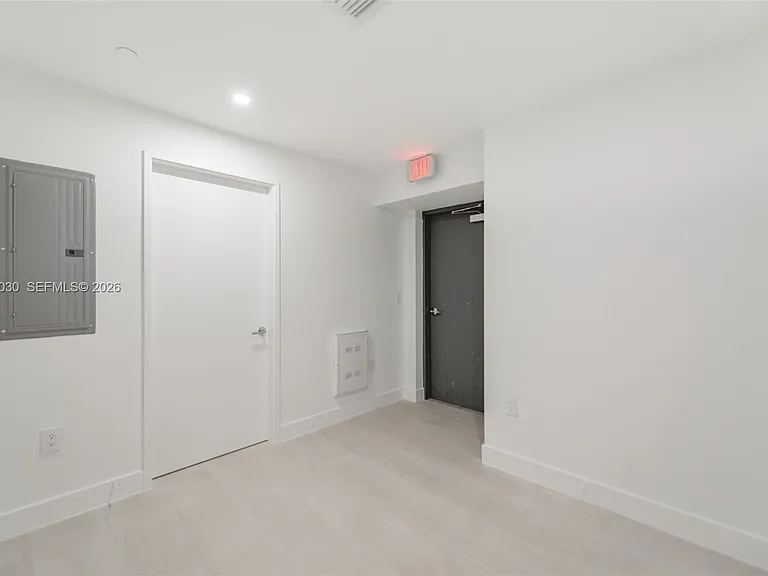 700 NE 24th St #5107 — Photo 10
