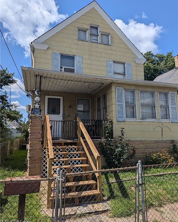 1st image of 3540 W 61st St