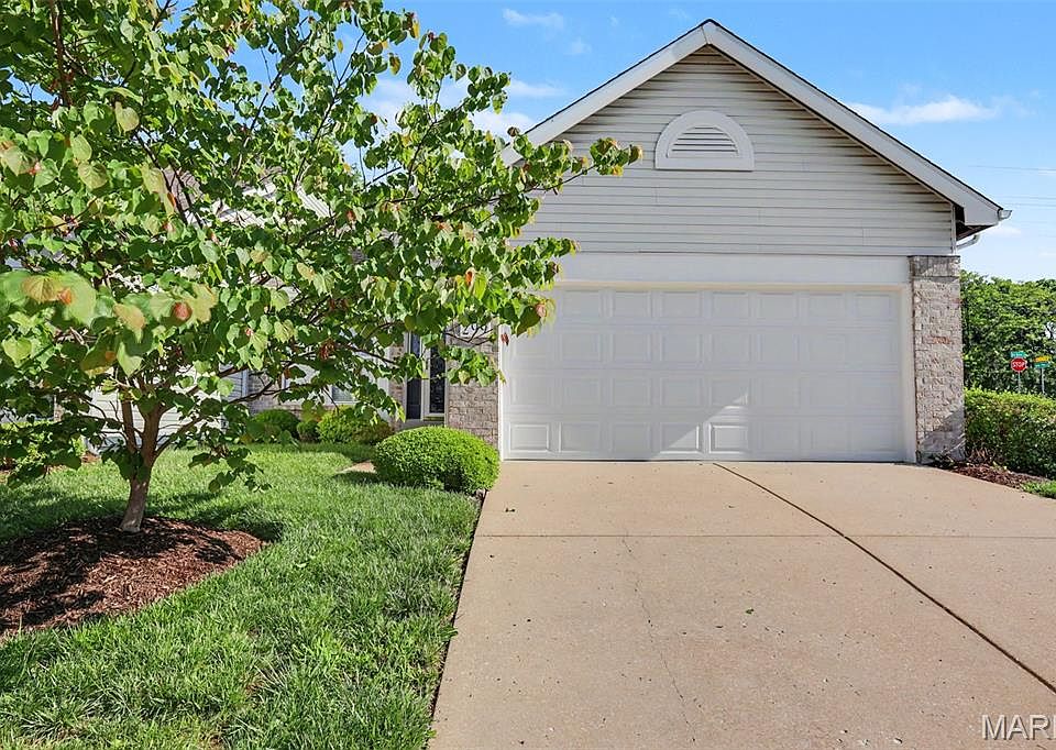 1st image of 299 Arbor Place Ln