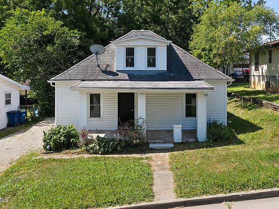 2nd image of 905 Indiana Ave