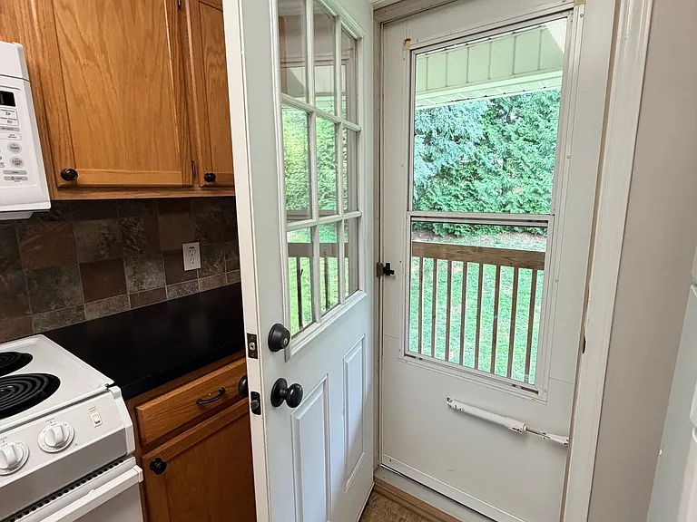 418 Westbrook Ct — Photo 31