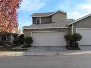 865 Live Oak Pl, Corona, CA 92882