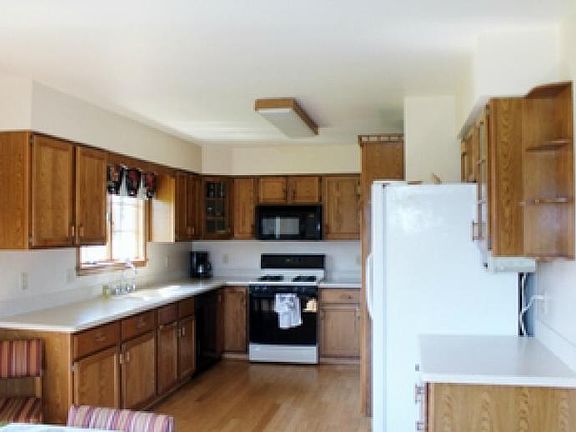 4th image of 148 Fairway Dr